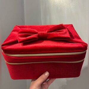 Estée Lauder Holiday Velvet Makeup Box
